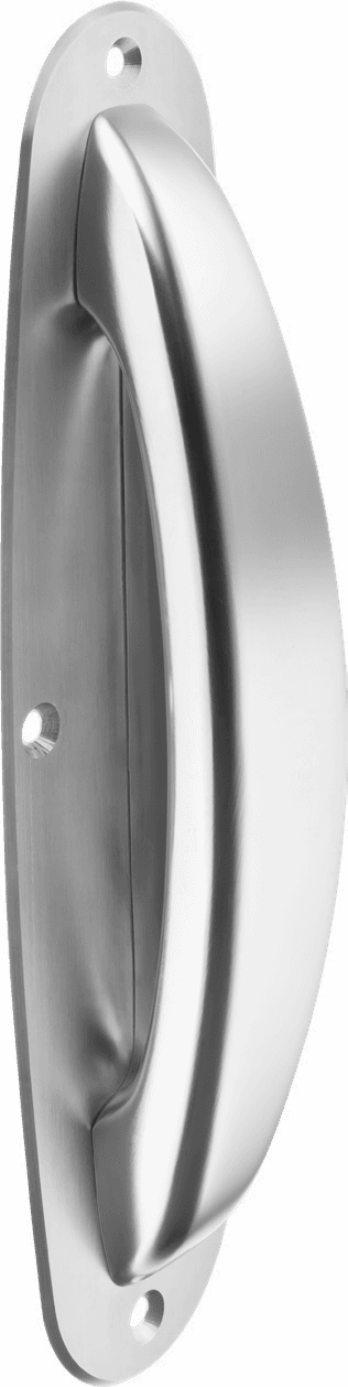 Ergonomic pull handle on backplate
